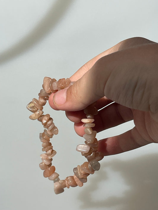 Pfirsich-Mondstein Splitterarmband