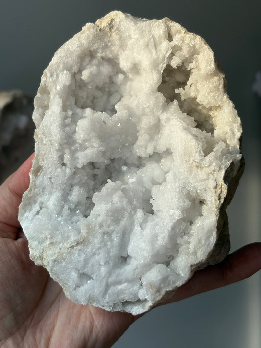 XL-Geode – Schneeweißes Kristallwunder