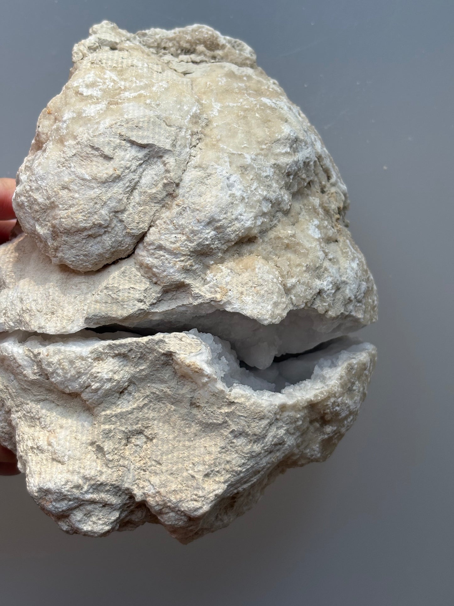 XL-Geode – Schneeweißes Kristallwunder