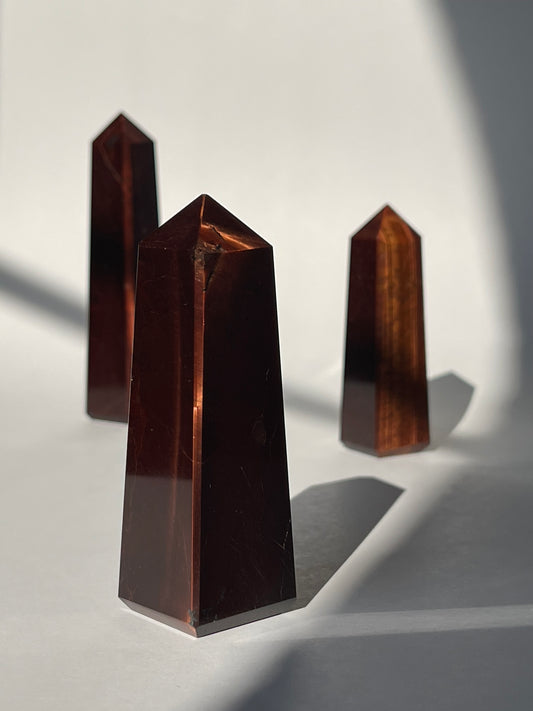 Roter Tigerauge Turm