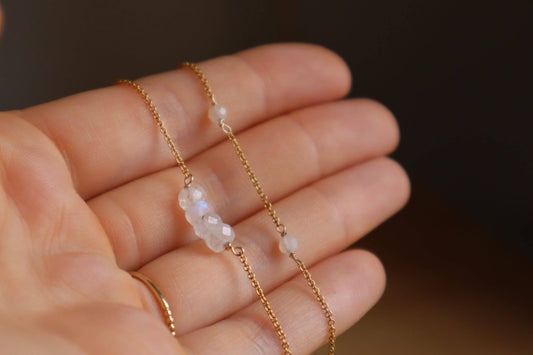 Java Regenbogen-Mondstein Kette