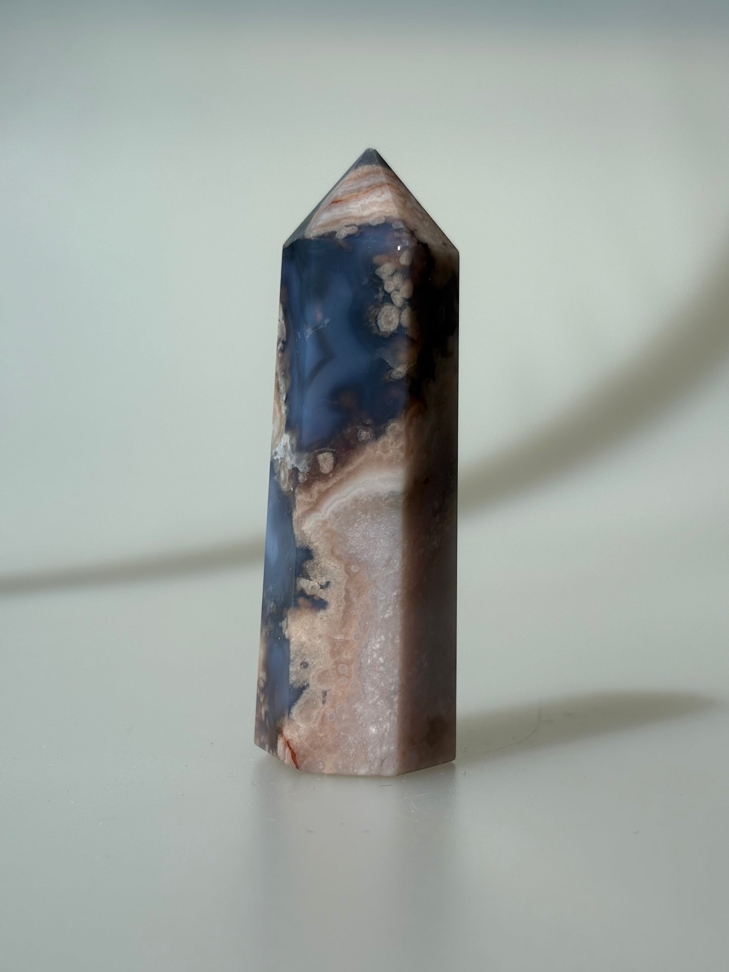 Blauer Blumenachat Turm