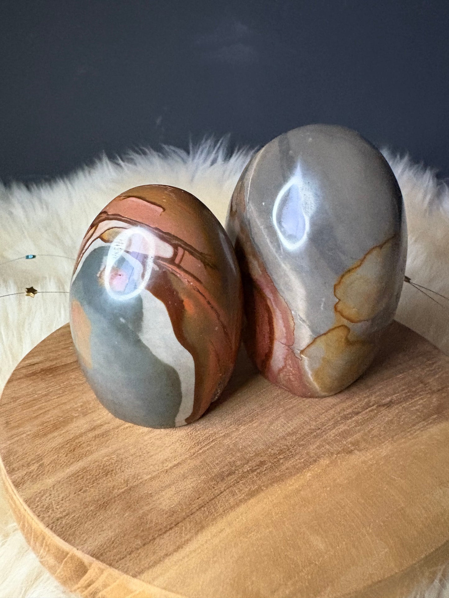 Polychromer Jaspis – Freiform