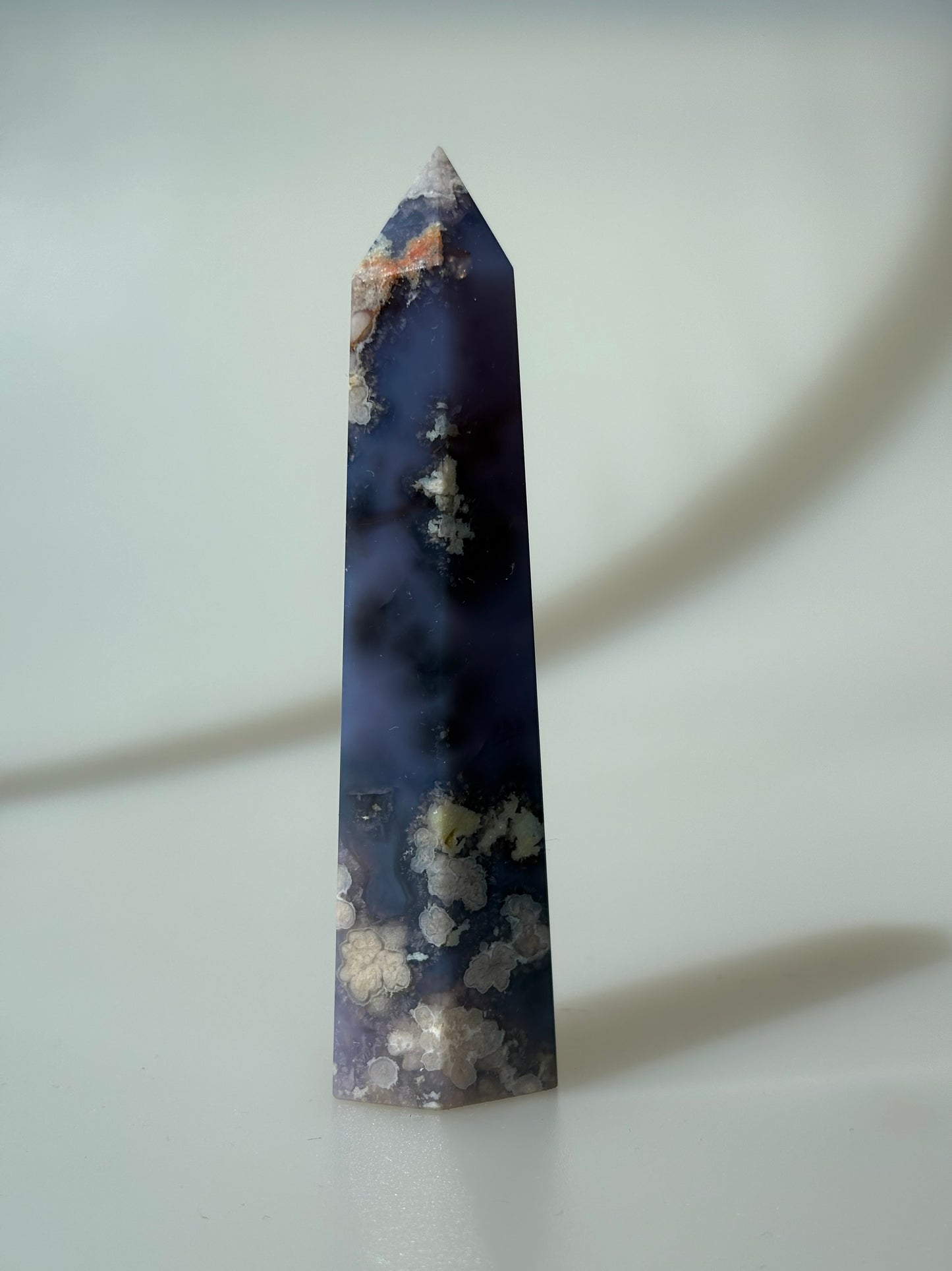 Blauer Blumenachat Turm