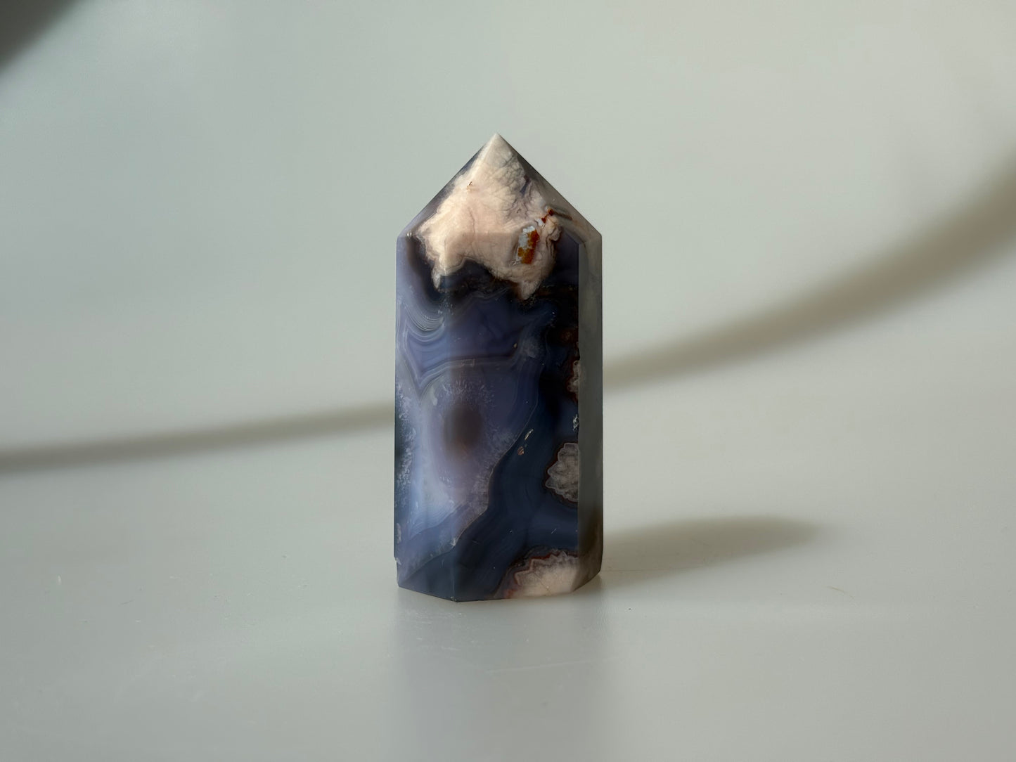 Blauer Blumenachat Turm